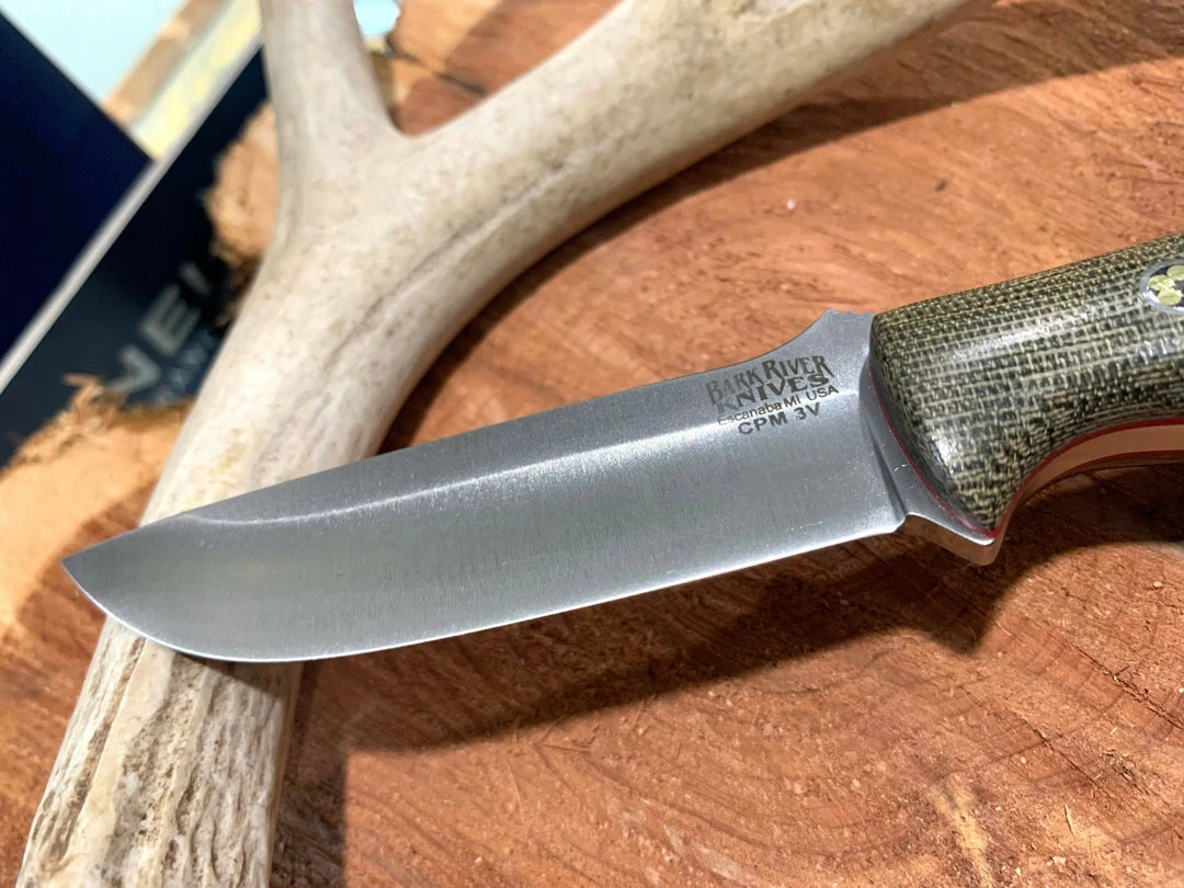 BARK RIVER KNIVES Bark River Gunny CPM 3V Knife W/ Green Canvas Micarta - Red Liners - Mosaic Pins