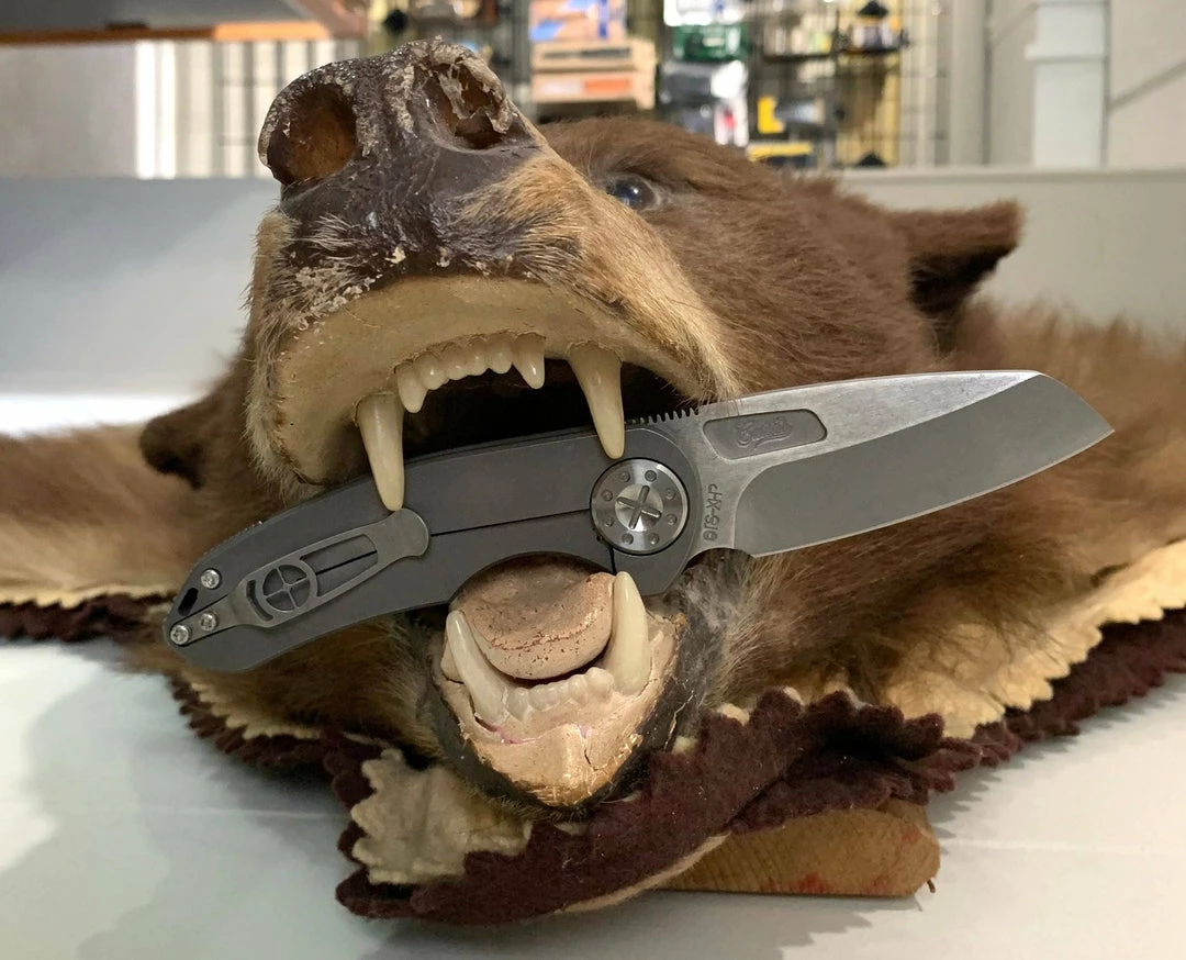 CURTISS CUSTOM KNIVES Curtiss Knives F3 Medium CTS-XHP Wharncliffe Non-Flipper Slim Folder WH/NF