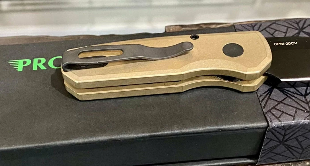 PROTECH KNIVES Pro-Tech Runt 5 R5112 Auto Solid Bronze (1.9" 20CV Black DLC)