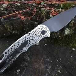 PROTECH KNIVES All Knife Brands ProTech TR-5.62 Shaw Skull & Barbed Wire DLC (USA)