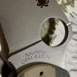 Spyderco Knives Spyderco Para 3 CPM-S45VN Knife Digi Camo G-10 (3" Satin)